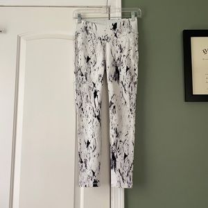 Calia by Carrie Underwood black and white leggings
